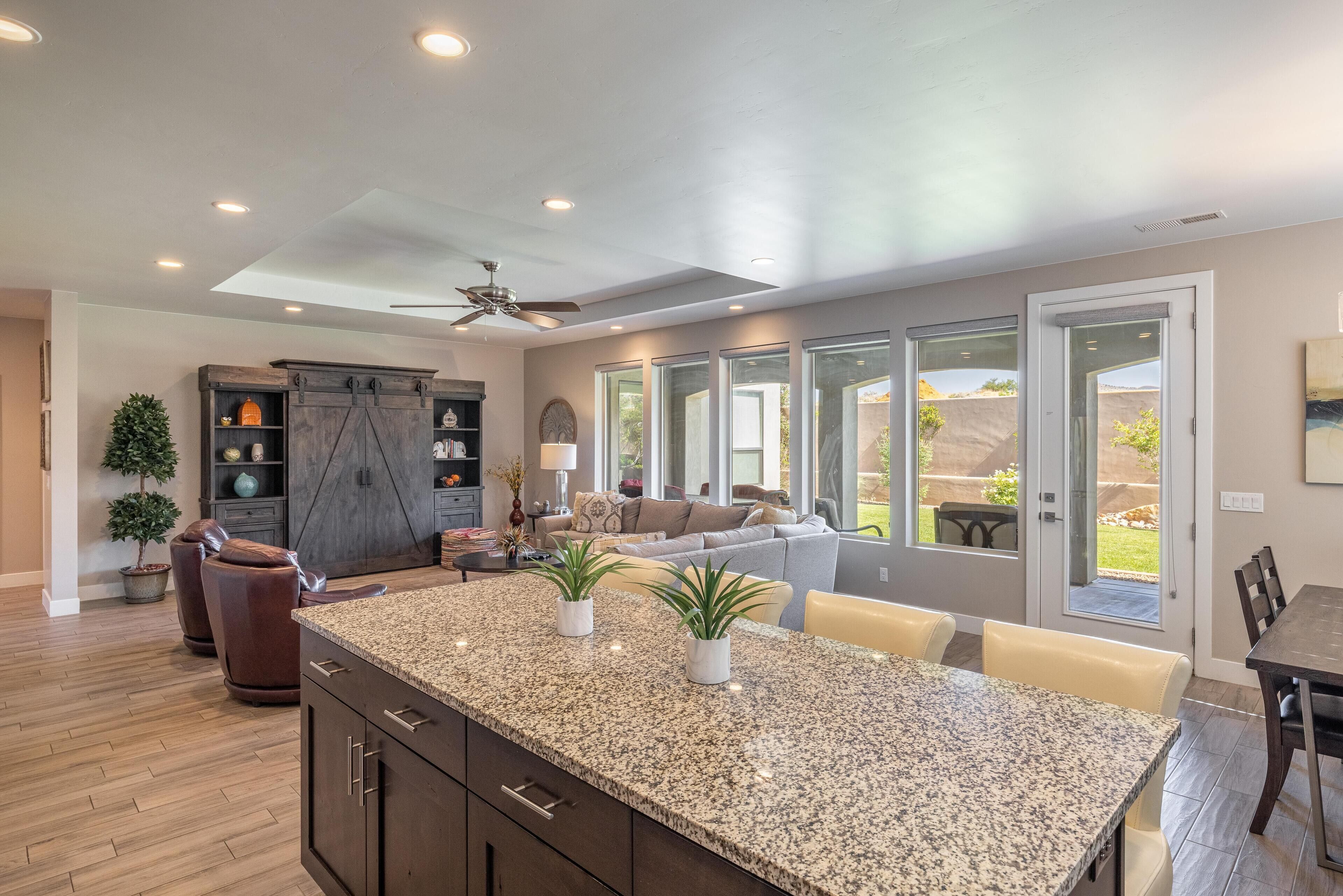 House, Multiple Beds, Mountain View (Mi Casa Es Su Casa) | Private kitchen | Full-sized fridge, microwave, oven, stovetop