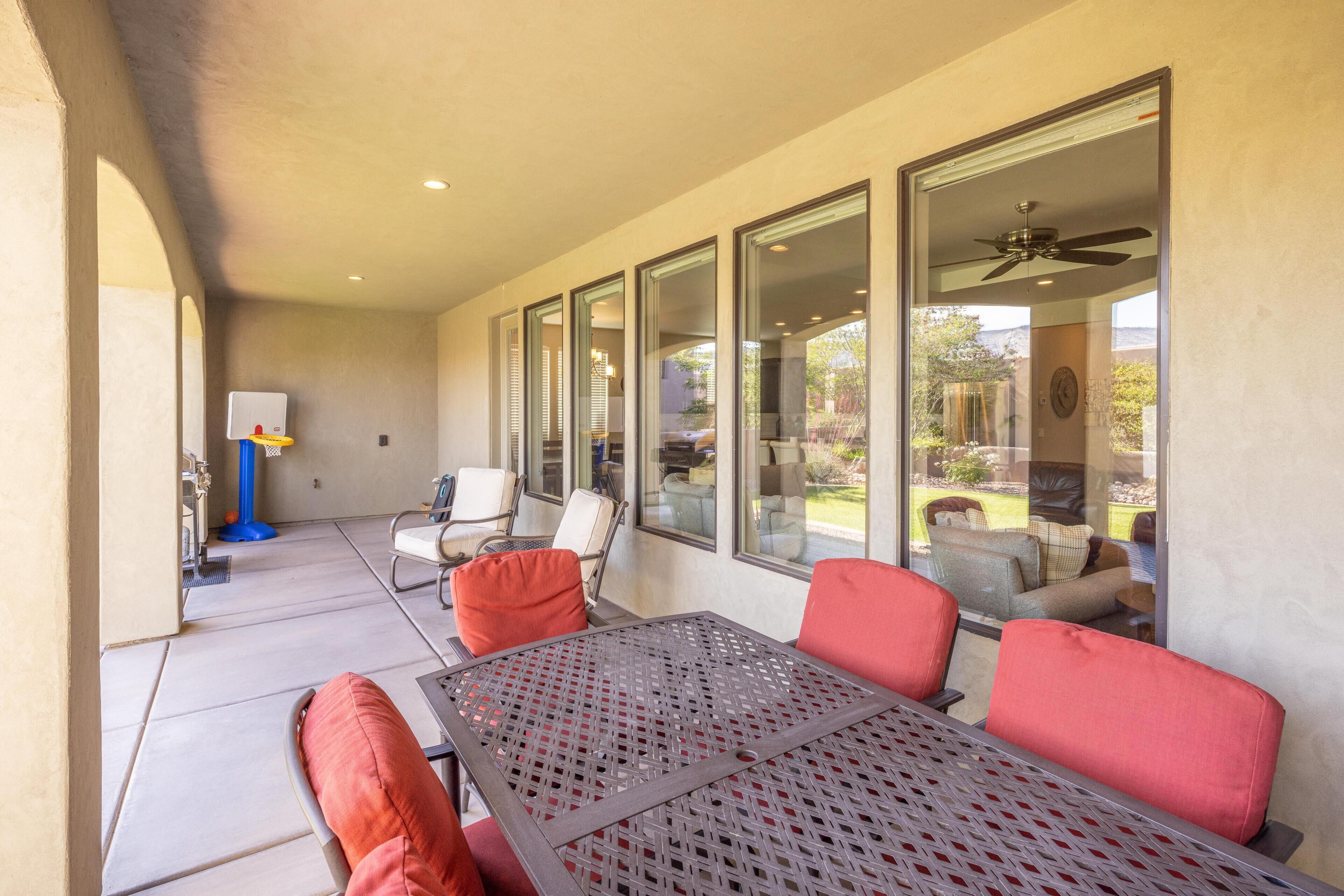 House, Multiple Beds, Mountain View (Mi Casa Es Su Casa) | Outdoor dining