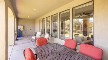 House, Multiple Beds, Mountain View (Mi Casa Es Su Casa) | Outdoor dining