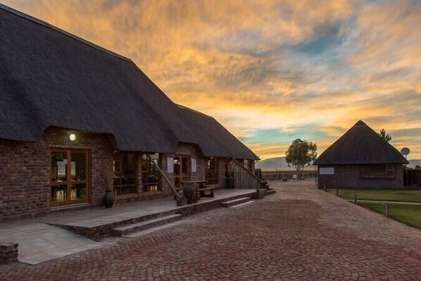 Front of property – evening/night - A-1 Njalo-Njalo Safari (Touws River)
