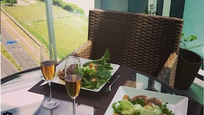 Outdoor dining - Flat Loft Barra (Porto Alegre)
