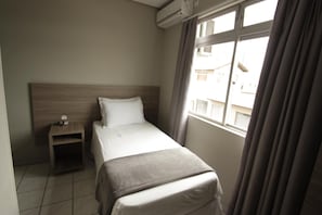 Minibar, blackout curtains, free WiFi - Kennedy Slim Hotel (Sao Jose)