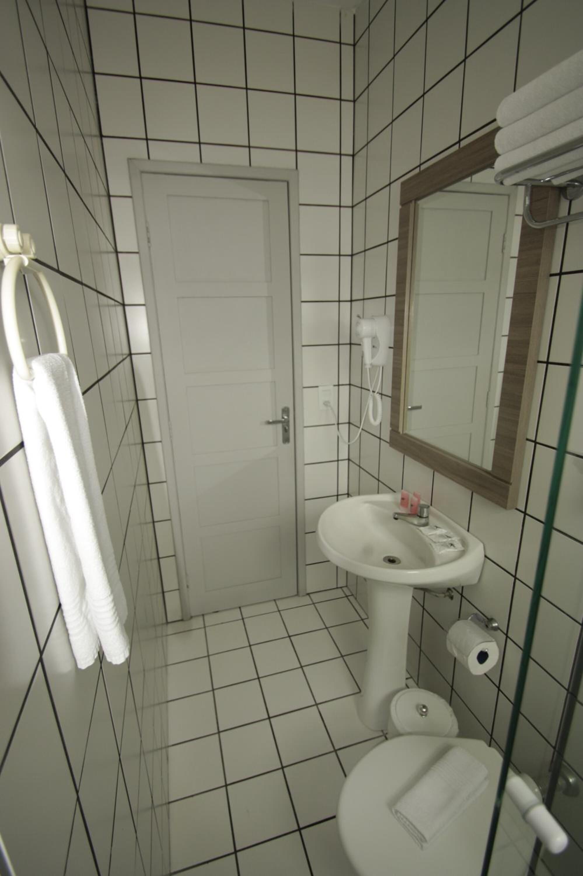Photo - Kennedy Slim Hotel