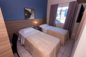 Minibar, blackout curtains, free WiFi - Kennedy Slim Hotel (Sao Jose)