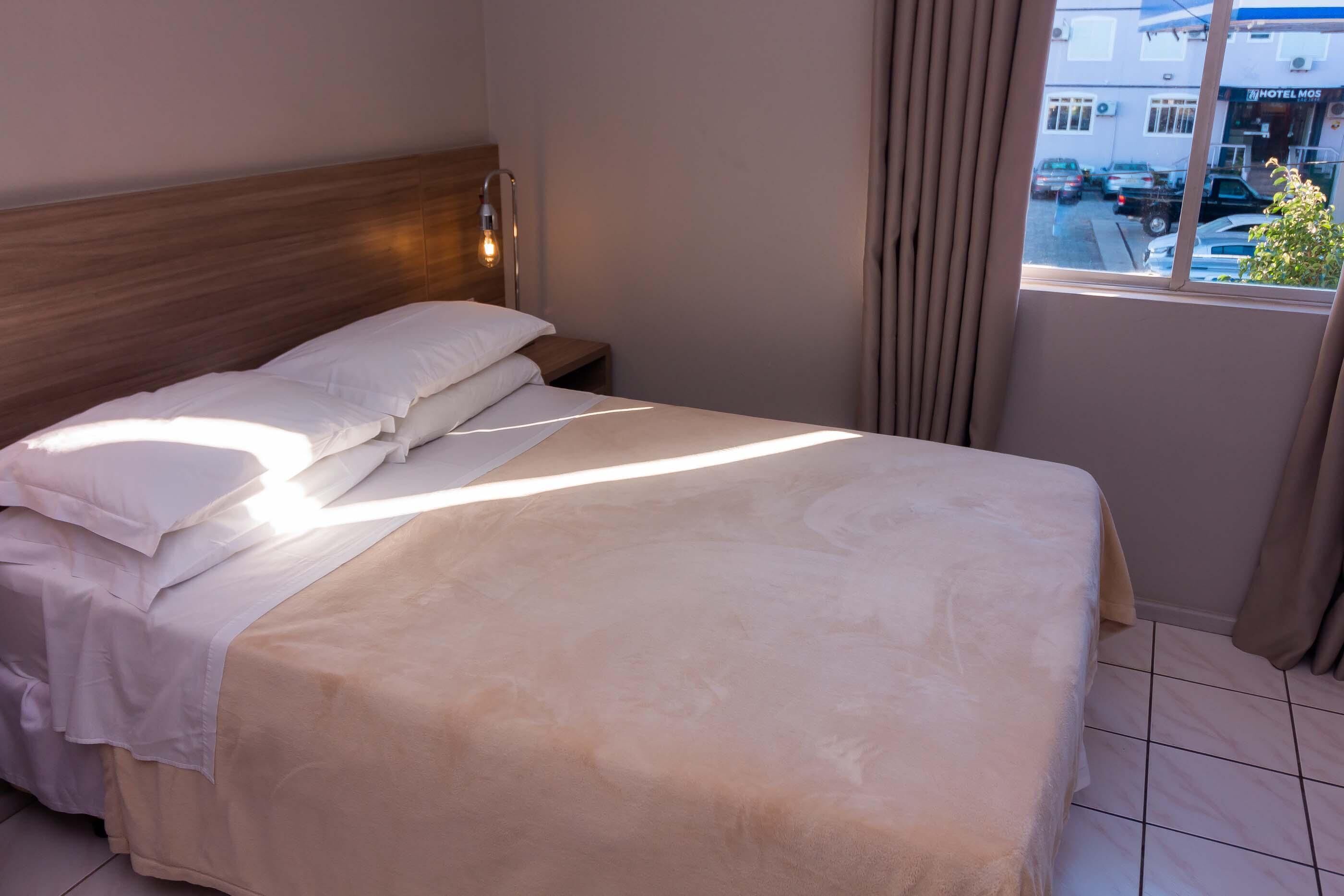 Minibar, blackout drapes, WiFi (free)