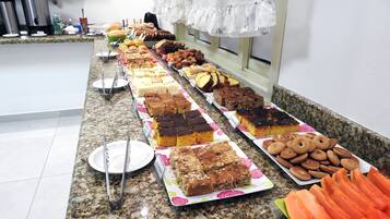 Free daily buffet breakfast