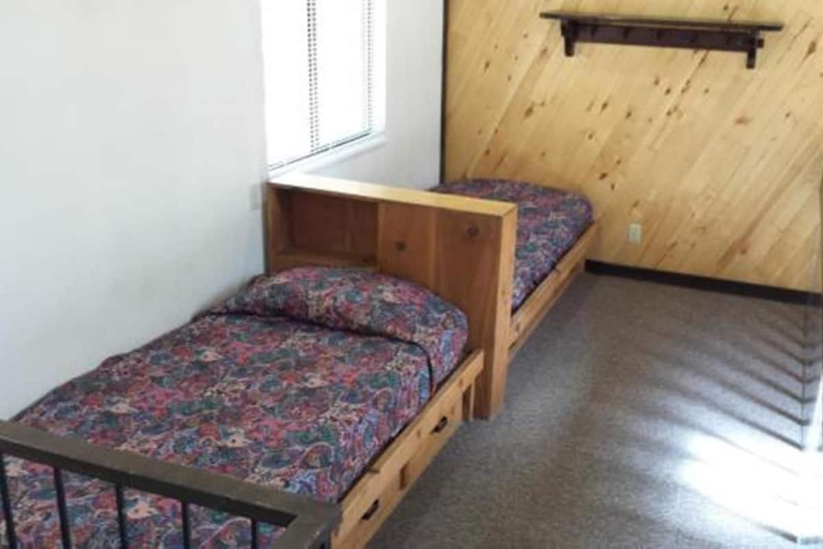 suite, 2 bedrooms | 1 bedroom, iron/ironing board, bed sheets