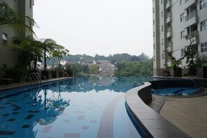 Outdoor pool - Wood Hotel (Cidadap)