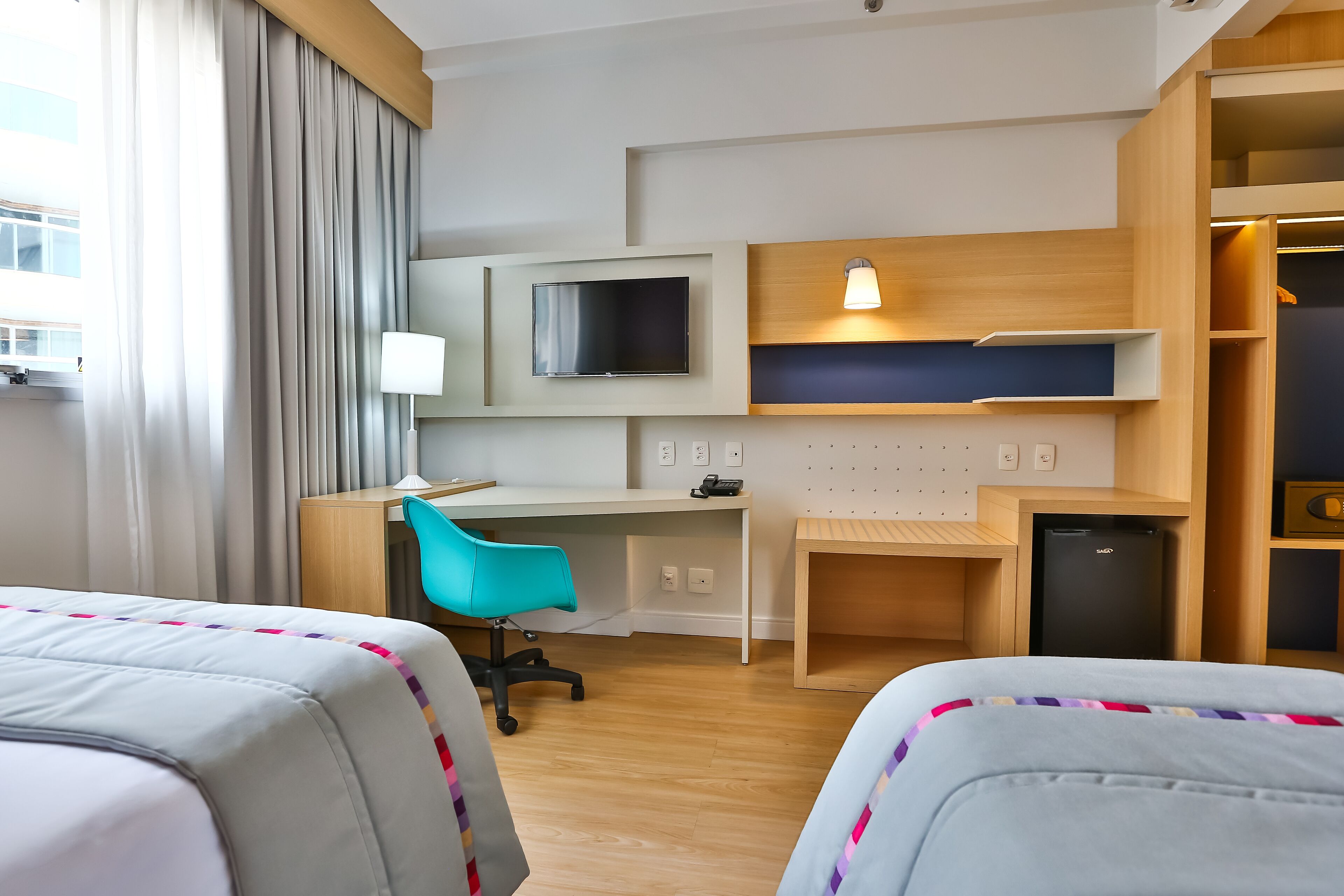 quarto superior twin | hypo-allergenic bedding, minibar, in-room safe, desk