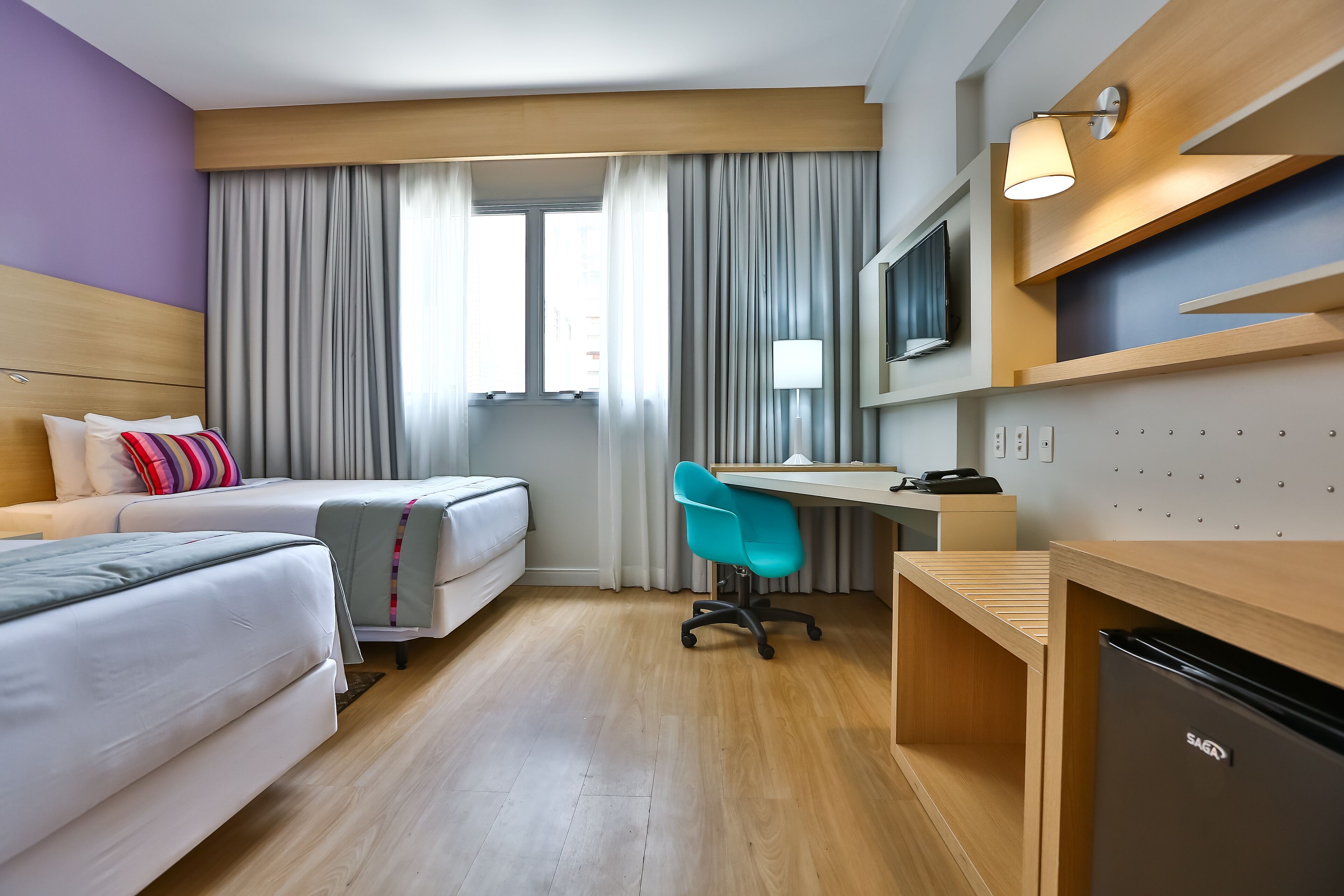 quarto superior twin | hypo-allergenic bedding, minibar, in-room safe, desk