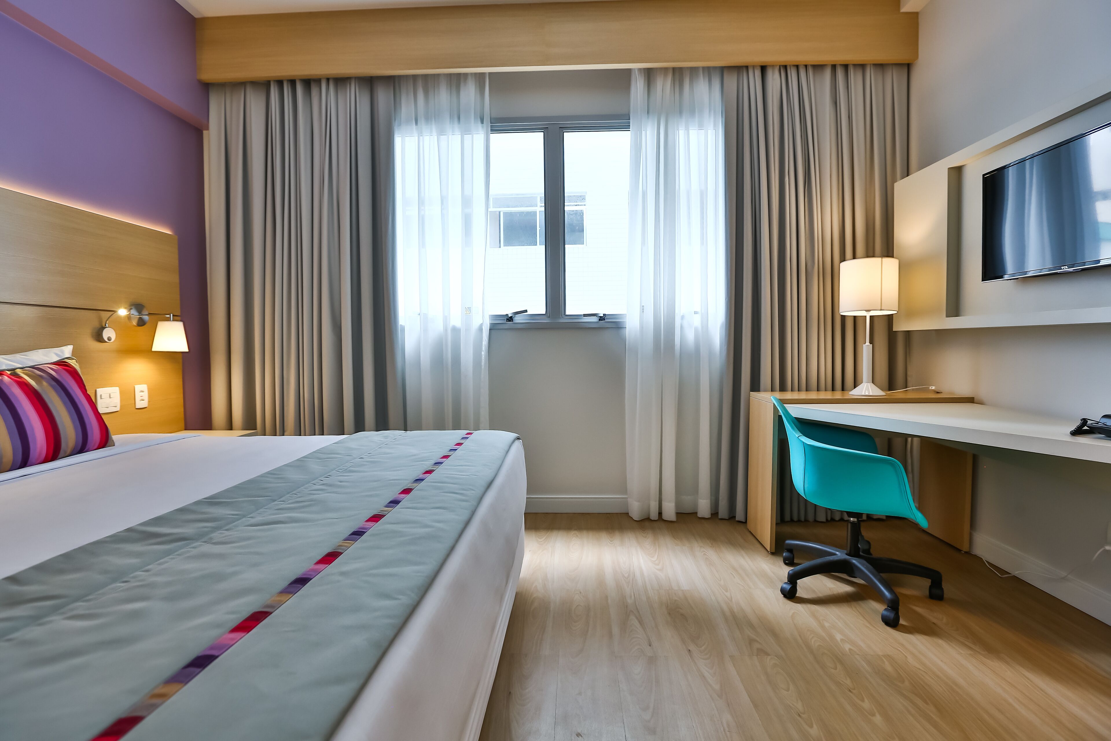 quarto superior king | hypo-allergenic bedding, minibar, in-room safe, desk