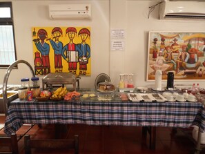 Free daily buffet breakfast