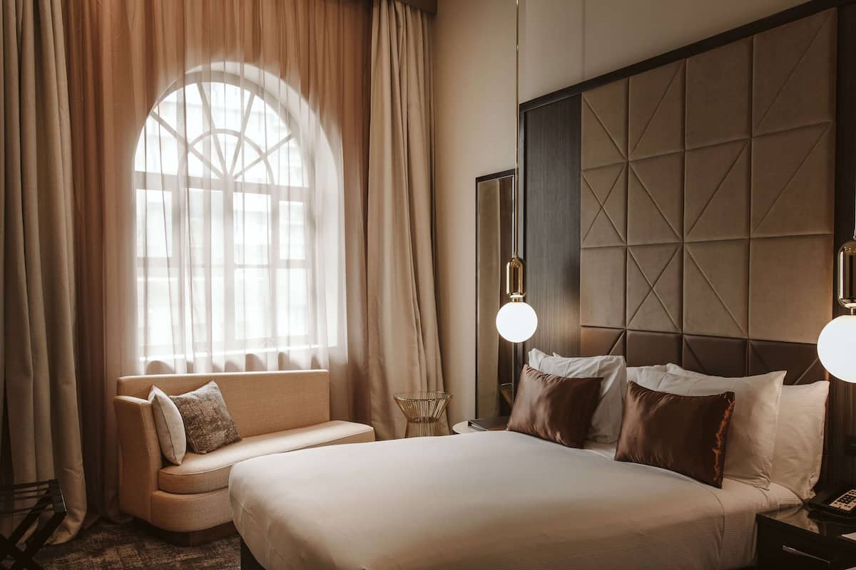 Deluxe Room, 1 King Bed | Egyptian cotton sheets, premium bedding, down comforters, pillowtop beds