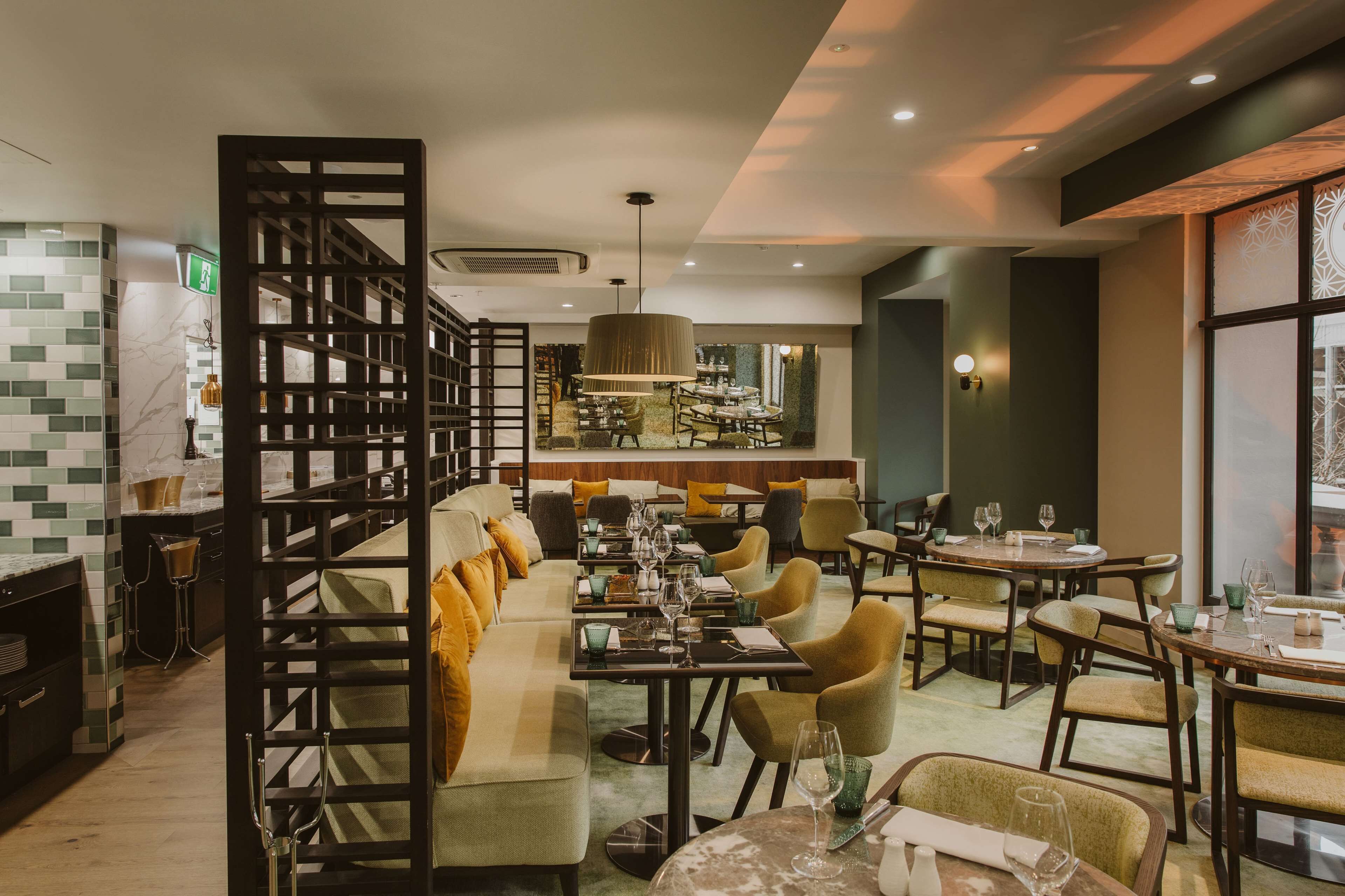 breakfast and dinner served, international cuisine