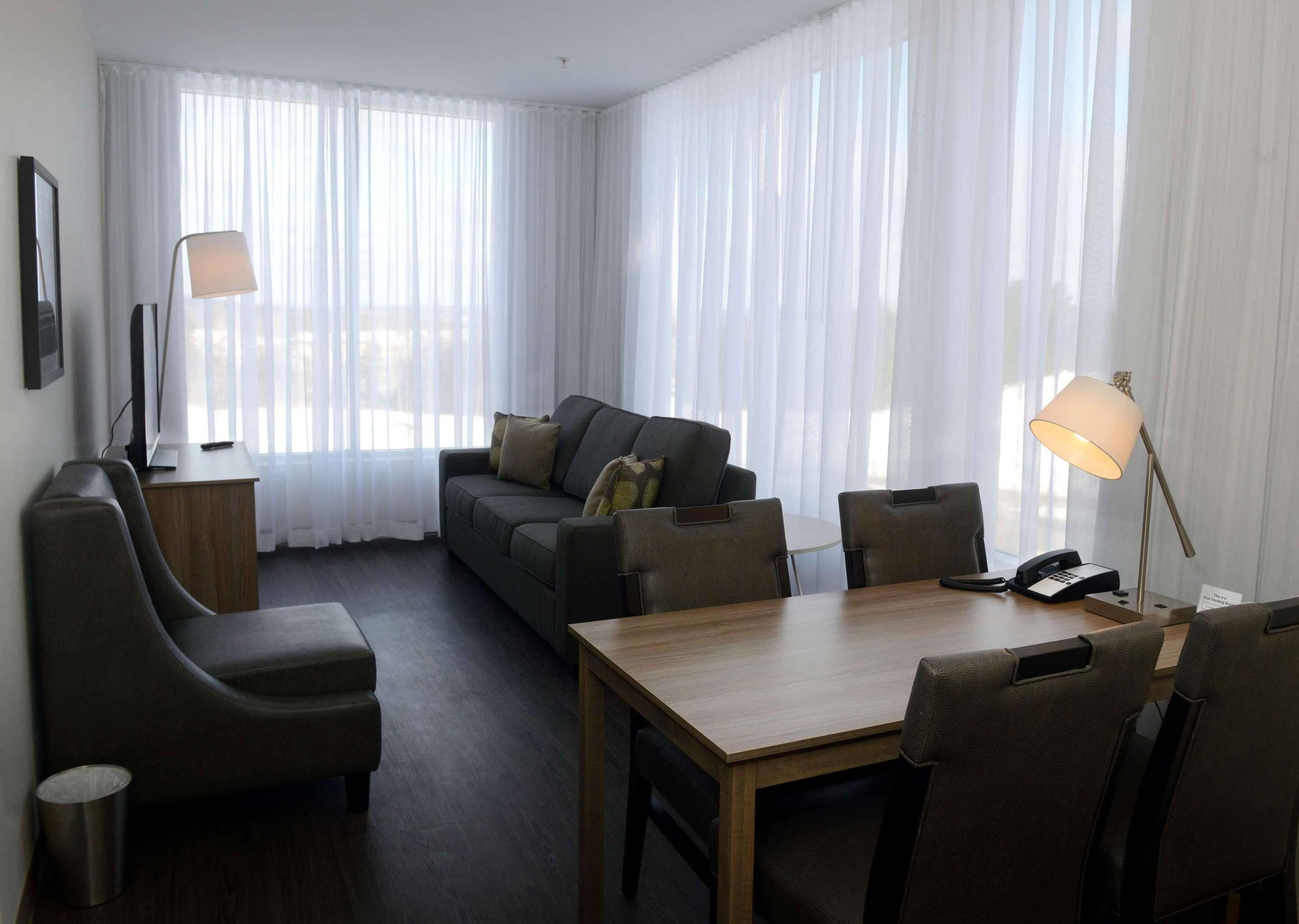 Coffres-forts dans les chambres, bureau