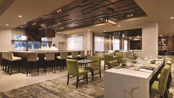 Café da manhã, almoço e jantar