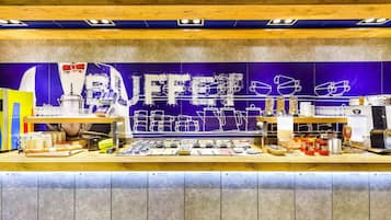 Desayuno buffet diario (EUR 13.5 por persona)