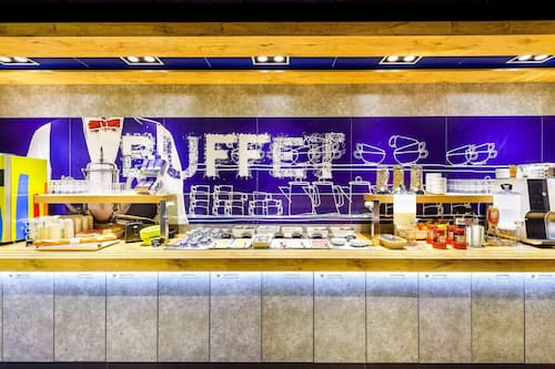 Desayuno buffet todos los días (con cargo)