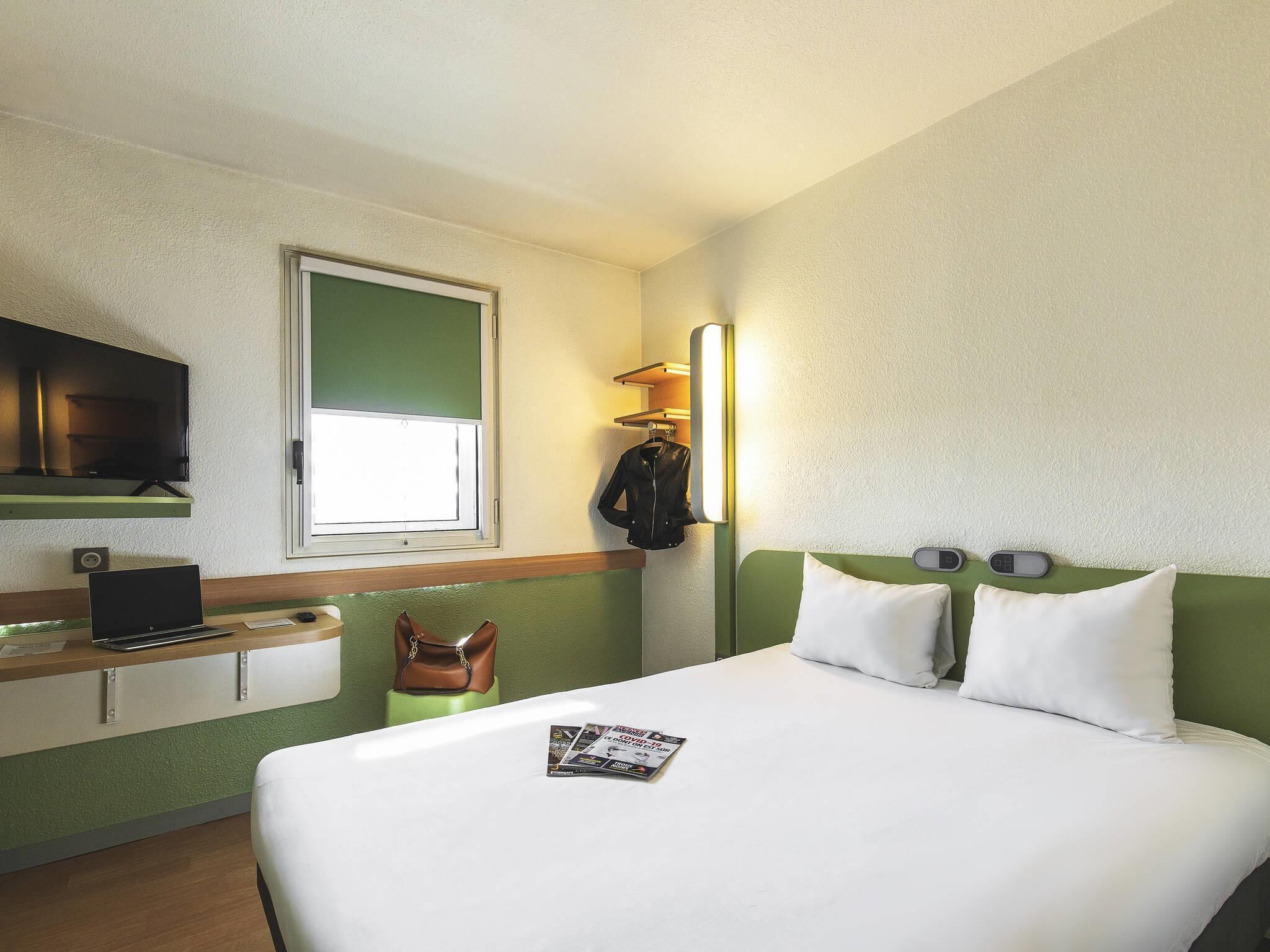 Habitación estándar, 1 cama doble | Ropa de cama hipoalergénica, escritorio, sistema de insonorización