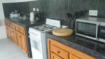 Economy Villa, 2 Bedrooms, Accessible, Private Pool | Private kitchen | Full-sized fridge, microwave, oven, stovetop