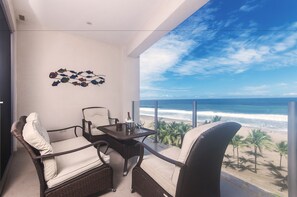 Premium Apartment, 3 Bedrooms, Ocean View, Beachfront | Balcony - Diamante del Sol by Dream Makers (Jacó)