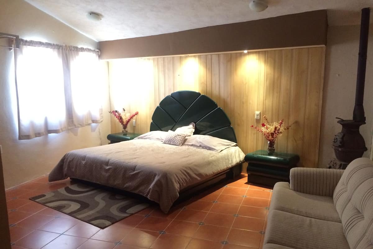 Junior-Chalet, 2 Schlafzimmer, Hügelblick, zum Garten hin | Zustellbetten, Bettwäsche