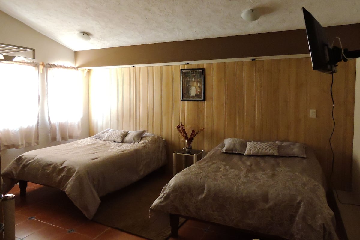 Junior-Chalet, 2 Schlafzimmer, Hügelblick, zum Garten hin | Zustellbetten, Bettwäsche