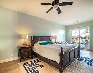 3 chambres, fer et planche à repasser, lit de bébé portatif