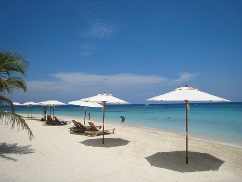 Waterfront Luxury 3 Bedroom w / Pool and Dock