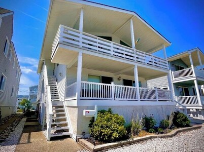 Fantastic - Renovated Ocean City Getaway-Perfect for monthly winter rental!