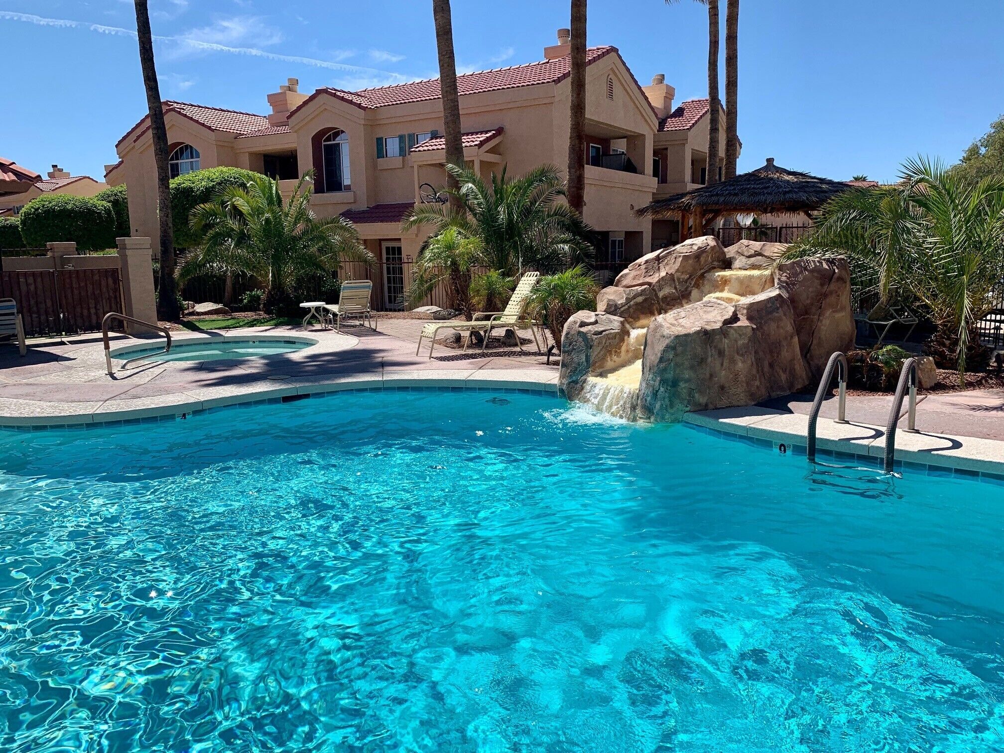 Piscine extérieure, piscine chauffée