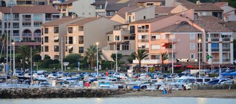 Independent studio with air conditioning + garden and shaded terrace + parking