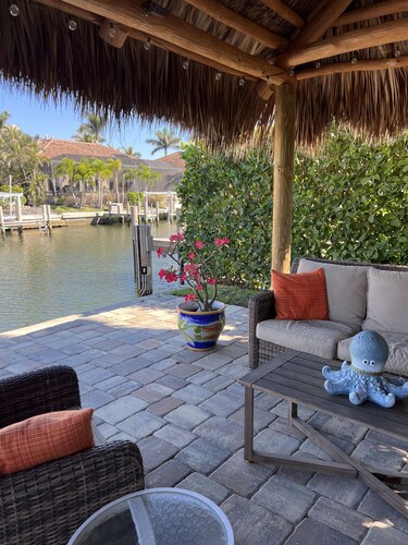 "Barcelona Breeze" Tropical Waterfront 