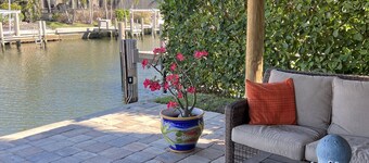 "Barcelona Breeze" Tropical Waterfront 