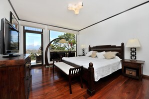 8 bedrooms, desk, iron/ironing board, free WiFi