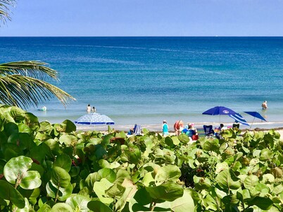 (East of US1) Walk to the Beach! (0.7 mile to beach)