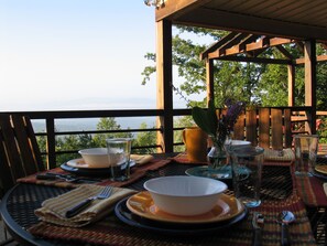 Outdoor dining - Luxury Outdoor LR & BBQ, Mtn Top retreat- MOOSEMAC - 7 person hot tub & more!! (Morganton)