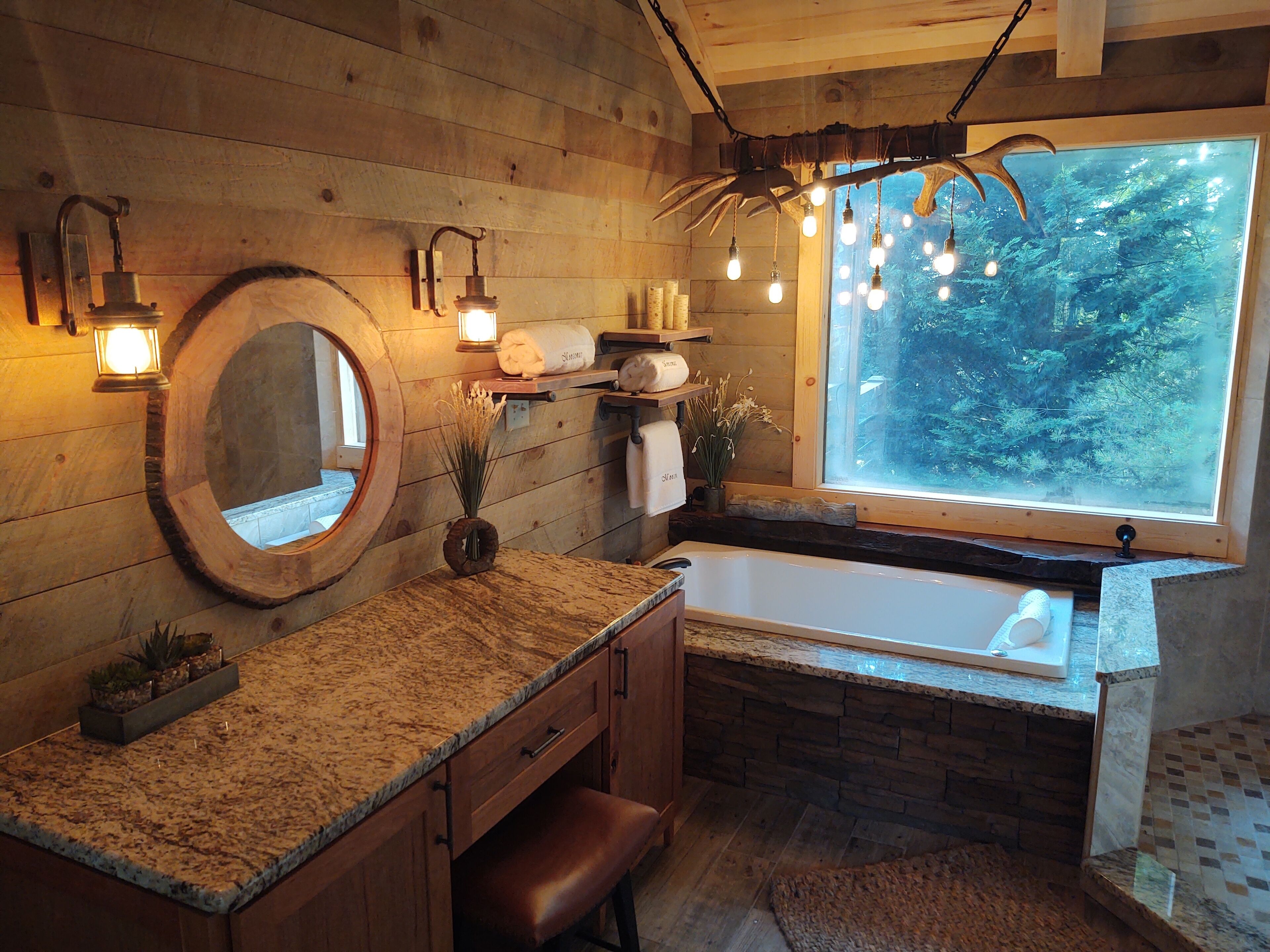Luxurious master bath with jetted tub and amazing views!!