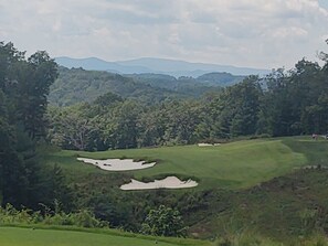 Golf - Luxury Outdoor LR & BBQ, Mtn Top retreat- MOOSEMAC - 7 person hot tub & more!! (Morganton)