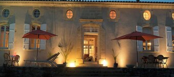 Prestigious 18th Century Master House With Swimming po Surrounded by the Vignard