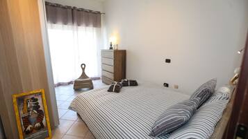 1 camera, ferro/asse da stiro, Wi-Fi gratuito, lenzuola