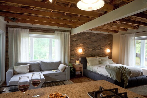 1 bedroom, free WiFi, bed sheets