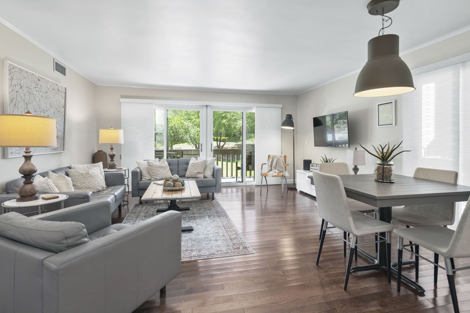 Smart TV, reproductor de DVD y videoteca 