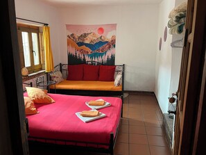 1 bedroom, free WiFi, bed sheets