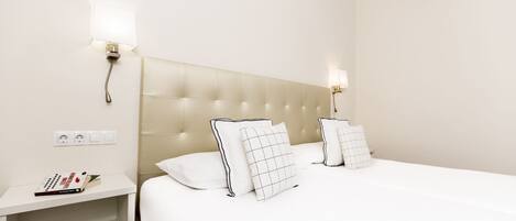 Habitación doble, para no fumadores | Escritorio, wifi gratis y ropa de cama