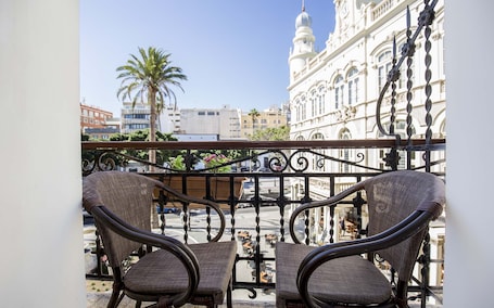 Double Room (Exterior) | Desk, free WiFi, bed sheets