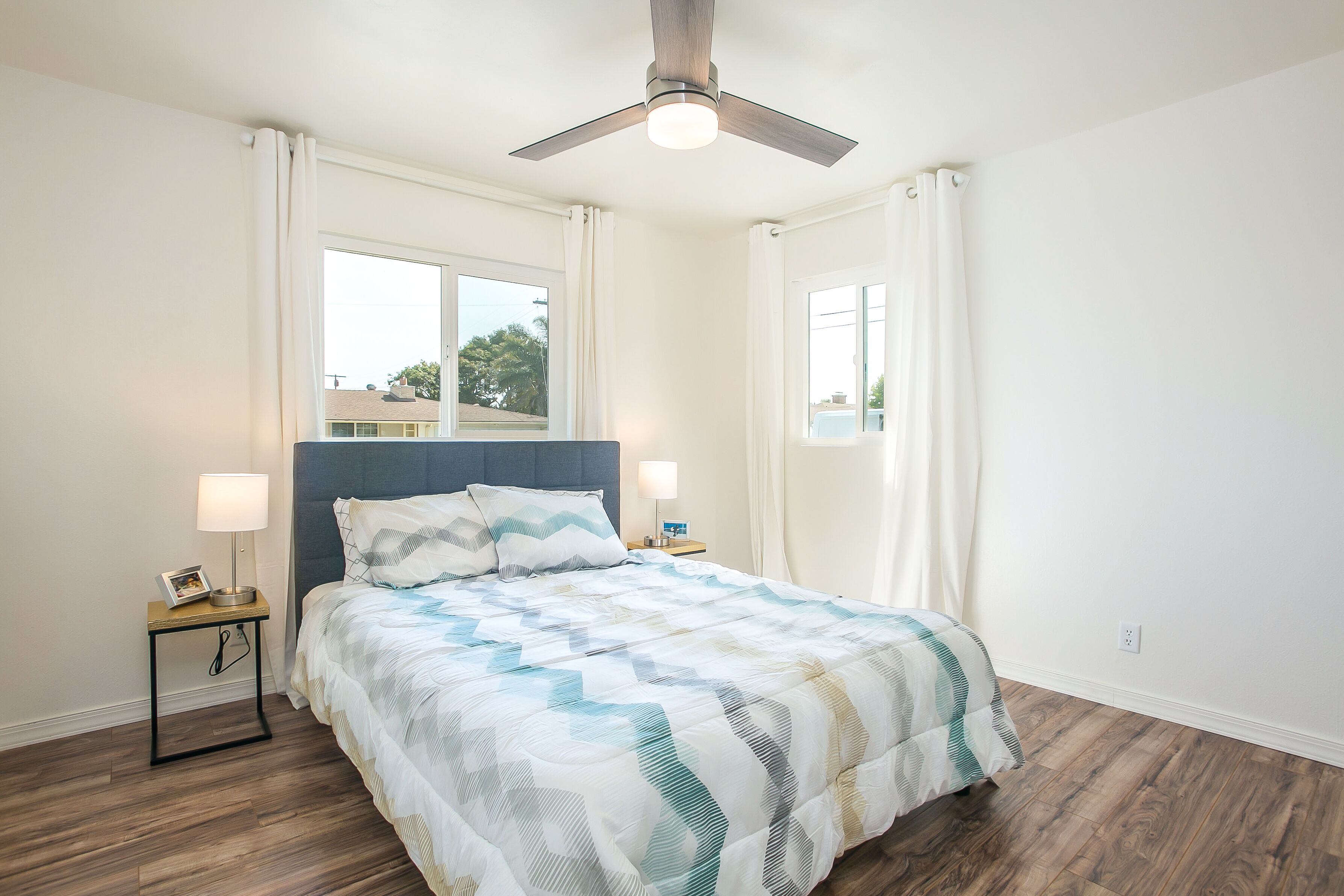 3 chambres, fer et planche à repasser, Wi-Fi, draps fournis