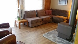 Smart TV, fireplace, Netflix, streaming services - Ashford 3 bdrm /2 bath, adjacent to Rainier BaseCamp (Ashford)