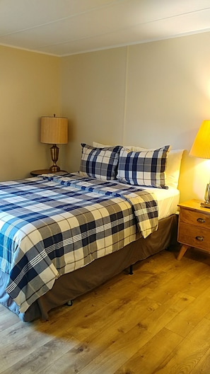3 bedrooms, travel crib, WiFi, bed sheets