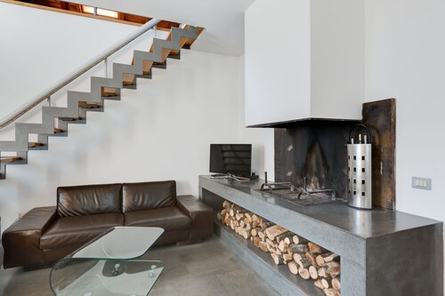 CASALFATTORIA - Charme&Design, A/C Parking Garden ultraWi-Fi Fireplace Nespresso